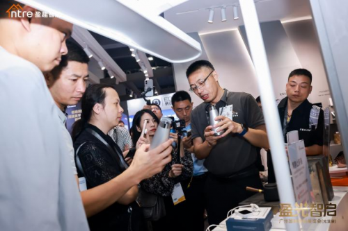 逛盈趣智能广州光亚展| 从科技到生活的智愈进化