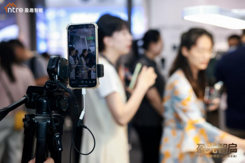 逛盈趣智能广州光亚展| 从科技到生活的智愈进化